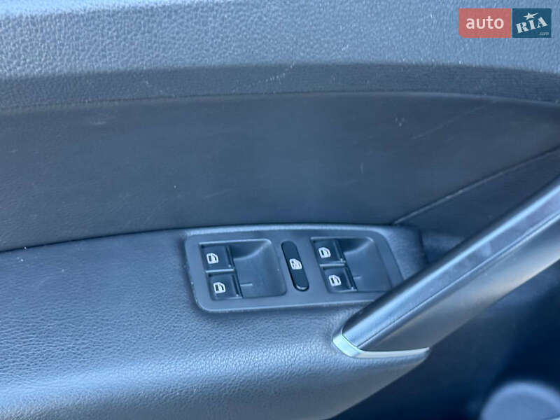 Седан Volkswagen Passat 2018 в Днепре