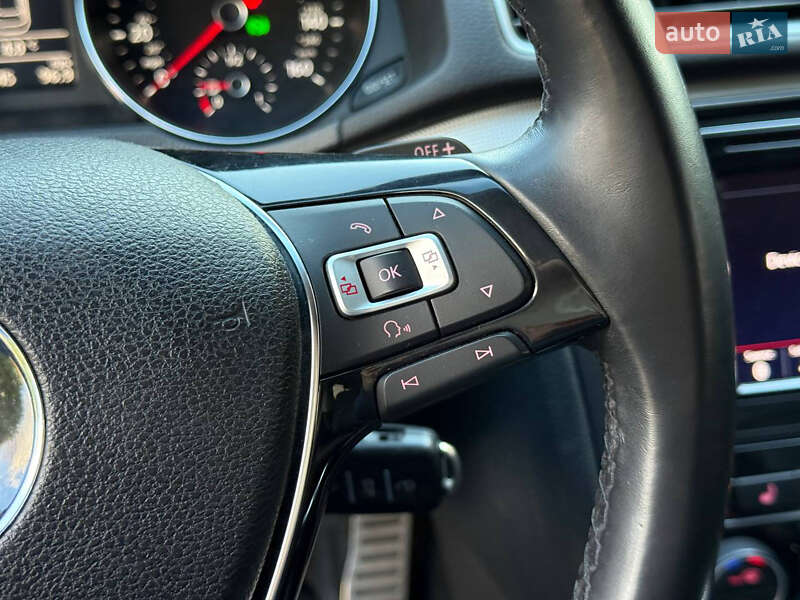 Седан Volkswagen Passat 2018 в Днепре