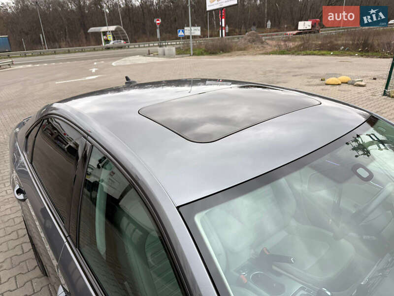 Седан Volkswagen Passat 2014 в Киеве