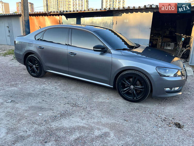 Седан Volkswagen Passat 2014 в Киеве