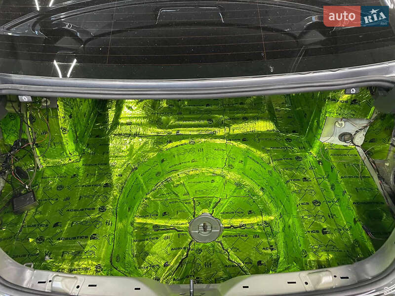 Седан Volkswagen Passat 2014 в Киеве