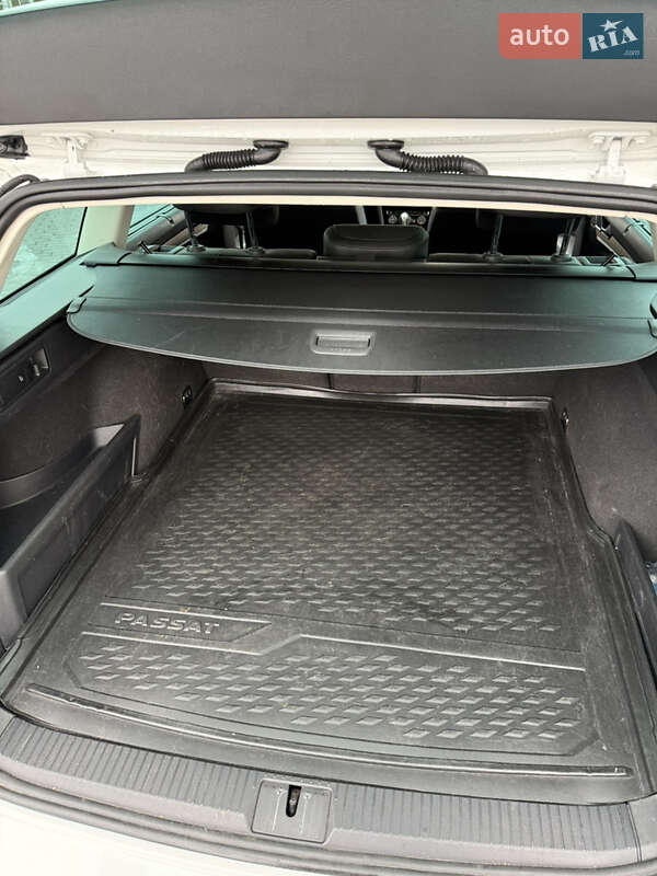 Универсал Volkswagen Passat 2017 в Львове