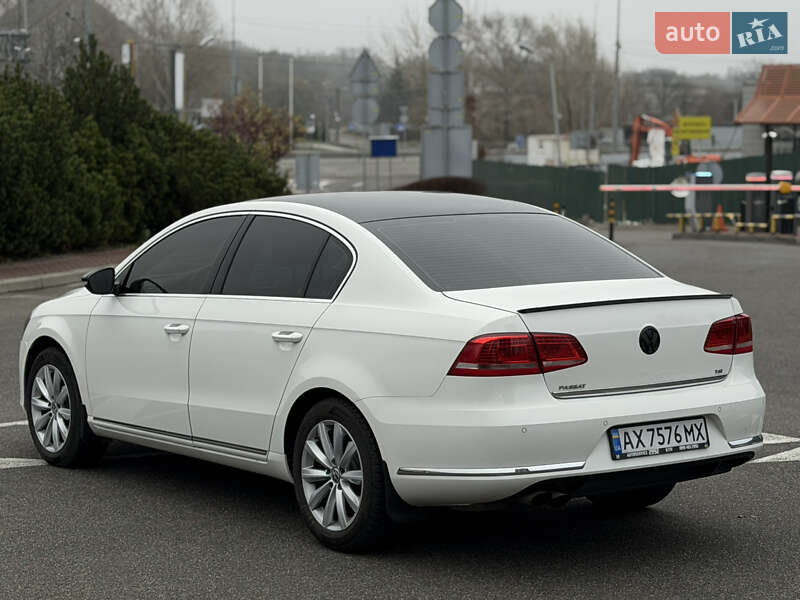 Седан Volkswagen Passat 2011 в Киеве