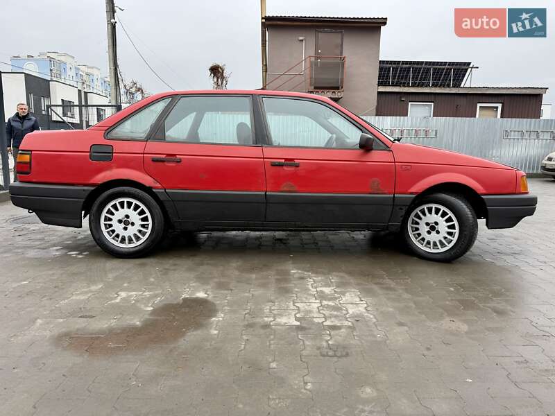 Седан Volkswagen Passat 1989 в Киеве