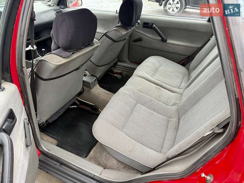 Седан Volkswagen Passat 1989 в Киеве