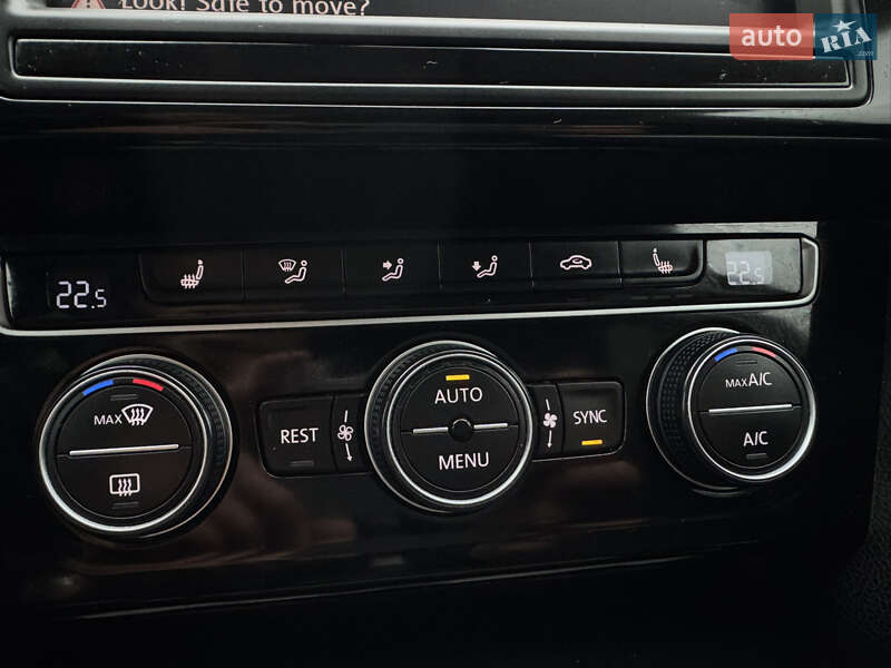 Универсал Volkswagen Passat 2016 в Умани фото 21 Универсал Volkswagen Passat 2016 в Умани