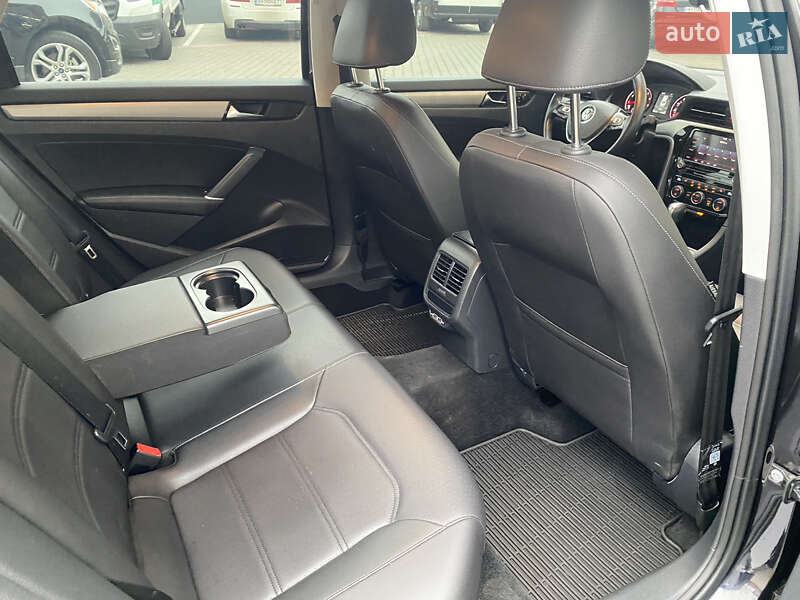 Седан Volkswagen Passat 2020 в Одессе