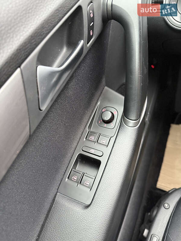 Универсал Volkswagen Passat 2013 в Ровно фото 32 Универсал Volkswagen Passat 2013 в Ровно