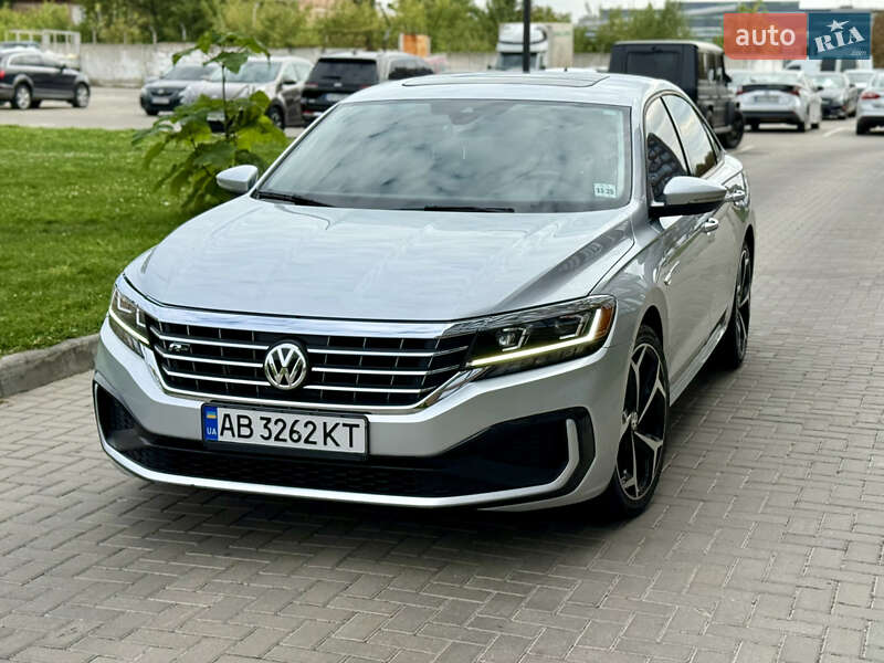 Седан Volkswagen Passat 2020 в Житомирі