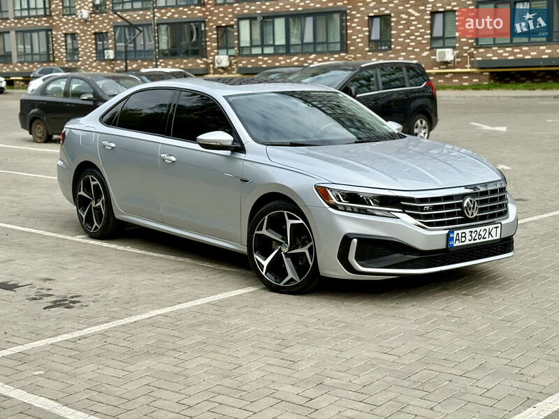 Седан Volkswagen Passat 2020 в Житомирі