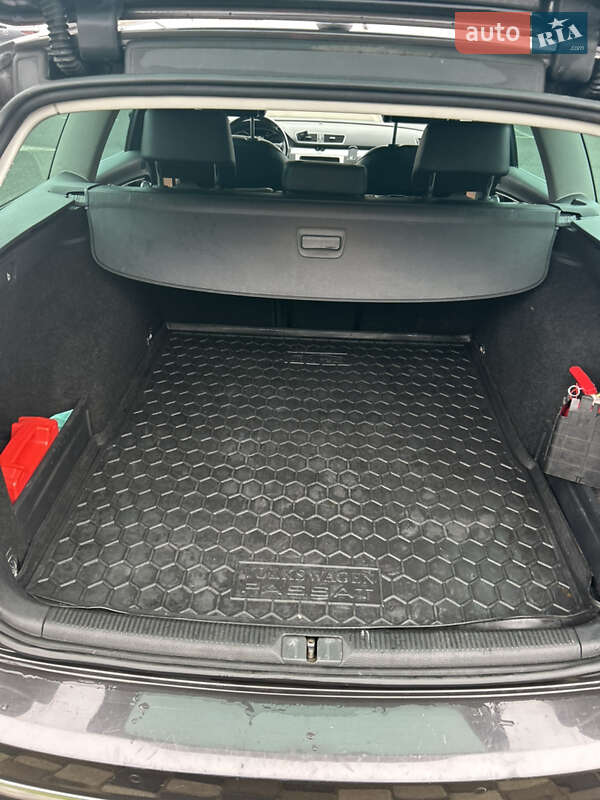 Универсал Volkswagen Passat 2011 в Хотове