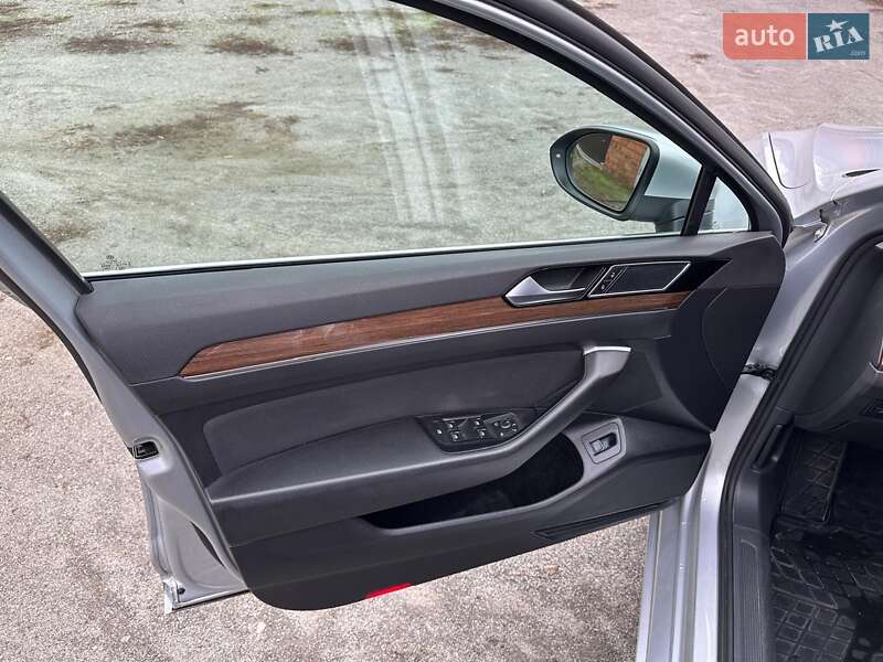 Универсал Volkswagen Passat 2018 в Днепре