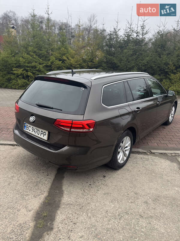 Універсал Volkswagen Passat 2015 в Шепетівці