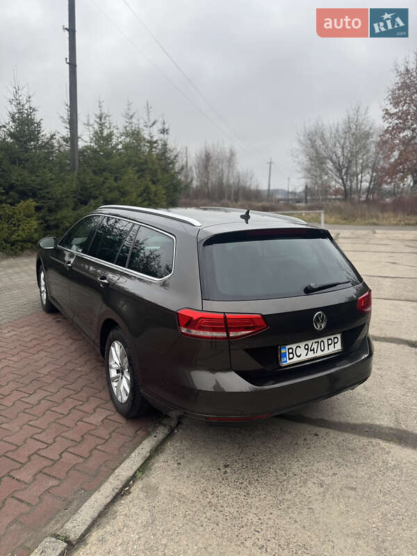 Універсал Volkswagen Passat 2015 в Шепетівці