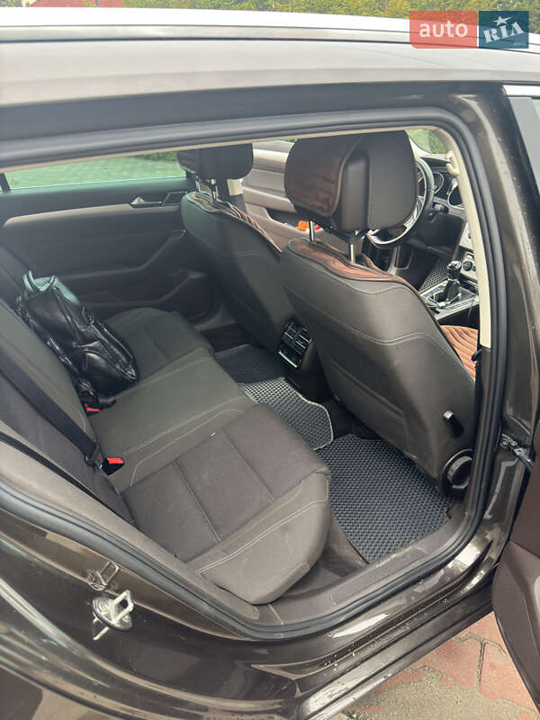 Універсал Volkswagen Passat 2015 в Шепетівці