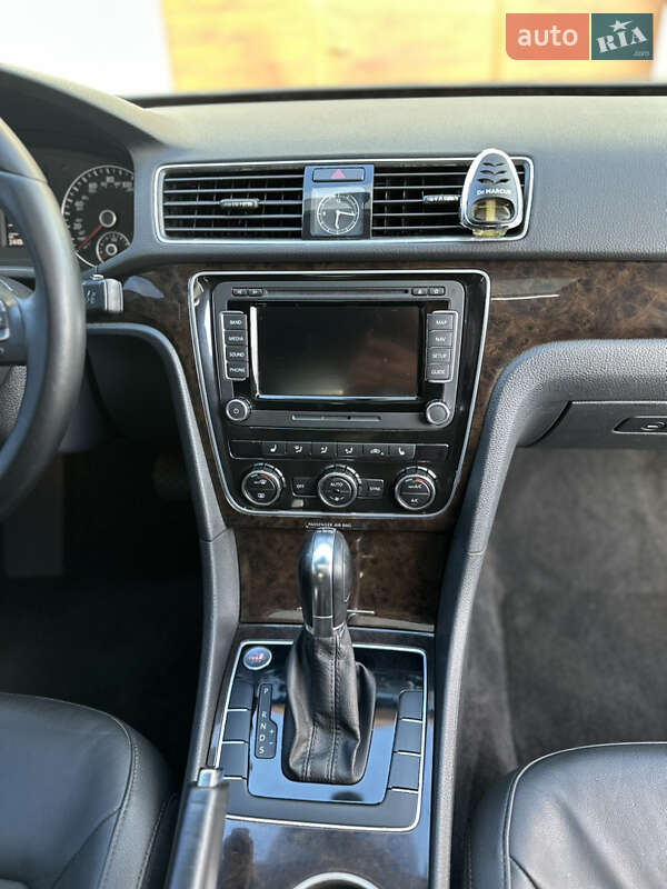 Седан Volkswagen Passat 2013 в Ужгороде