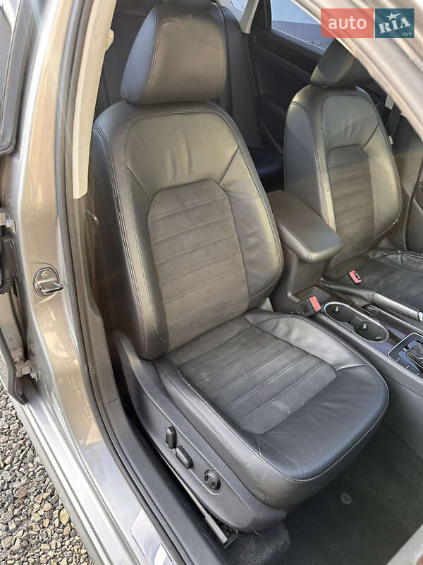 Седан Volkswagen Passat 2013 в Ужгороде