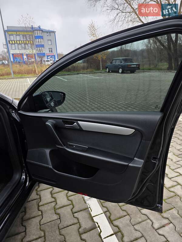 Универсал Volkswagen Passat 2011 в Хмельницком