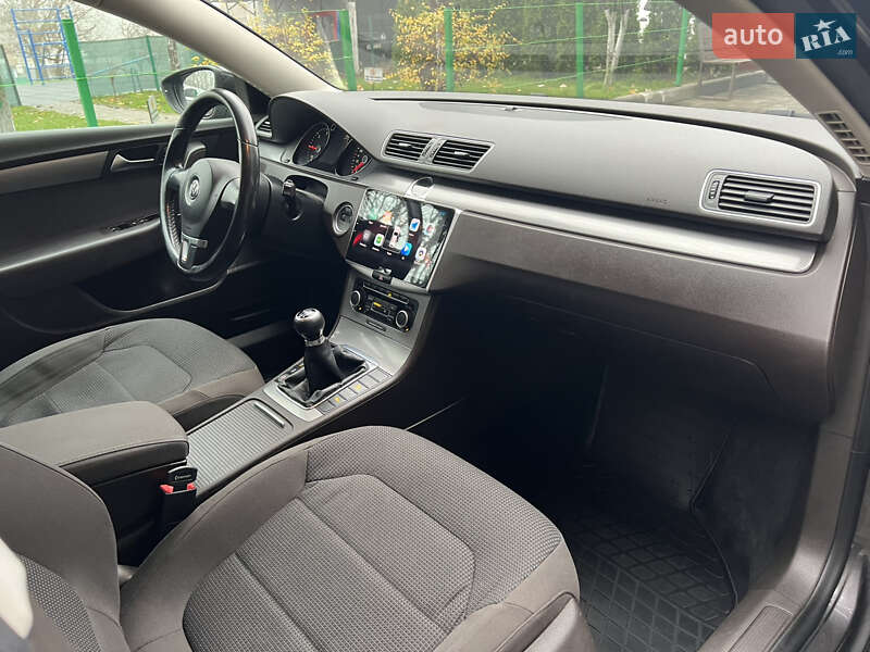 Универсал Volkswagen Passat 2011 в Днепре