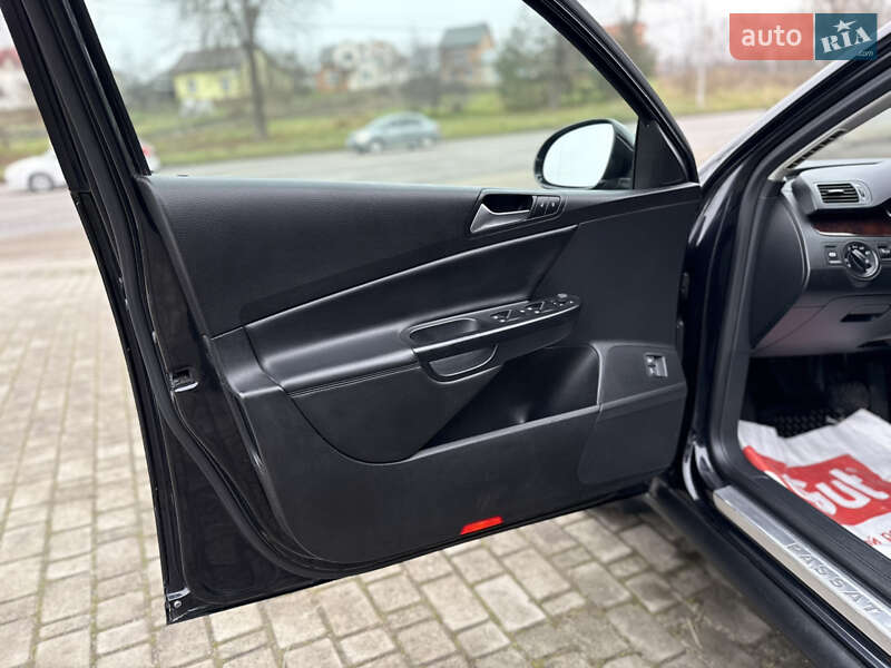 Седан Volkswagen Passat 2009 в Львове