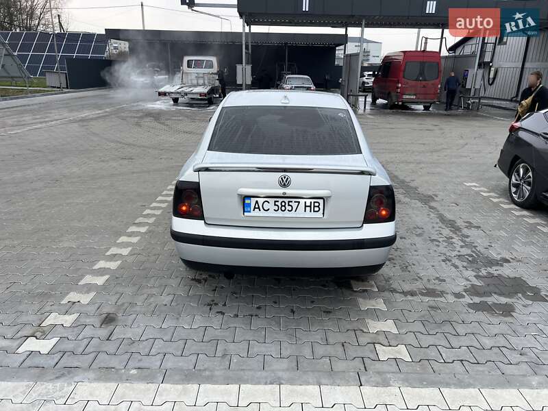 Седан Volkswagen Passat 2000 в Владимире