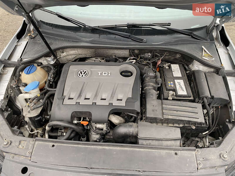 Седан Volkswagen Passat 2013 в Києві фото 7 Седан Volkswagen Passat 2013 в Києві