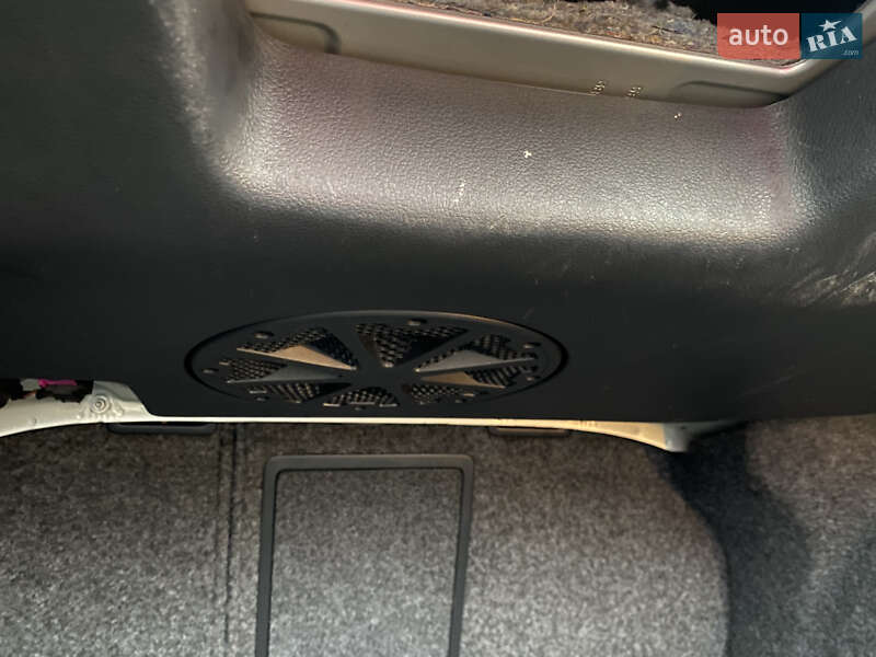 Седан Volkswagen Passat 2013 в Києві фото 18 Седан Volkswagen Passat 2013 в Києві