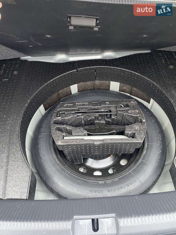 Седан Volkswagen Passat 2013 в Києві фото 20 Седан Volkswagen Passat 2013 в Києві