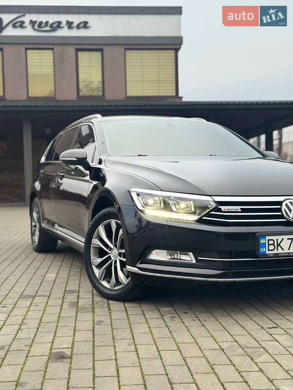 Универсал Volkswagen Passat 2015 в Ровно