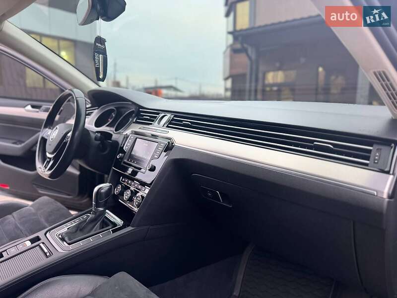 Универсал Volkswagen Passat 2015 в Ровно