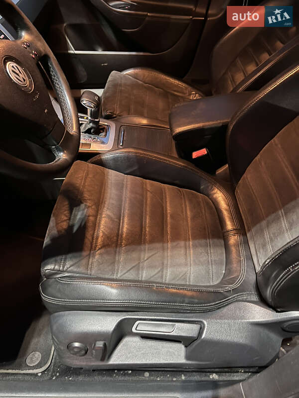 Універсал Volkswagen Passat 2008 в Києві