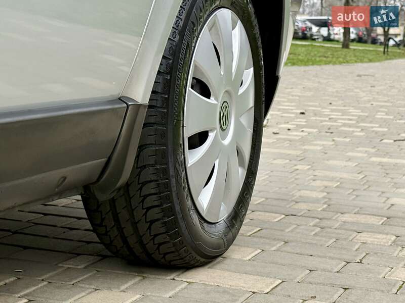 Седан Volkswagen Passat 2003 в Одессе