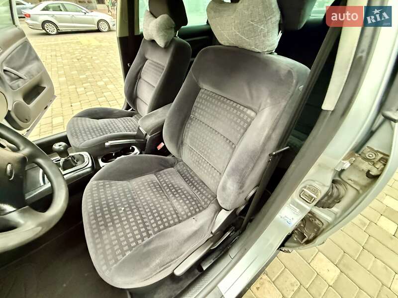 Седан Volkswagen Passat 2003 в Одессе