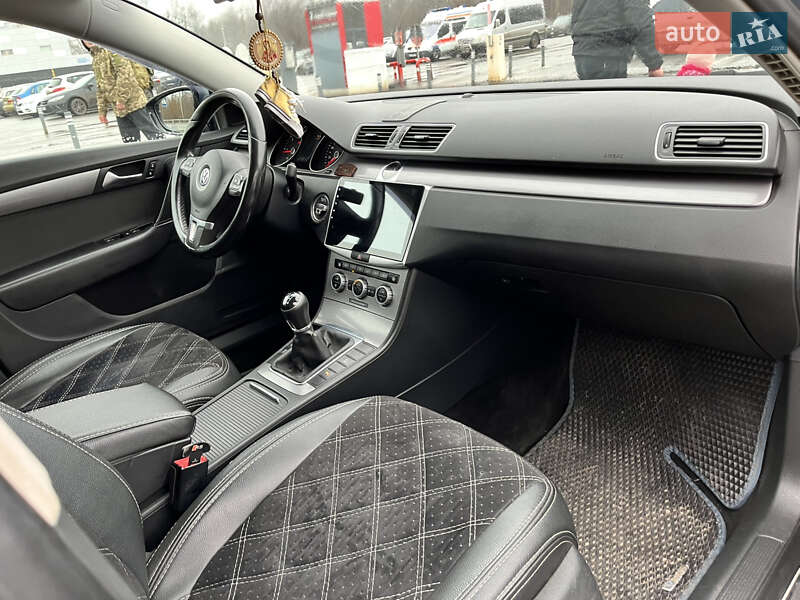 Универсал Volkswagen Passat 2013 в Харькове