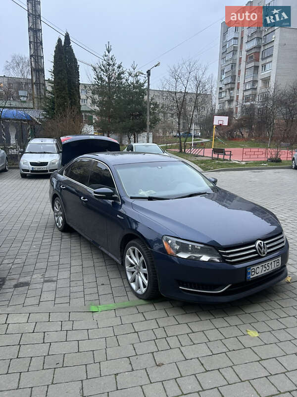 Седан Volkswagen Passat 2014 в Львове