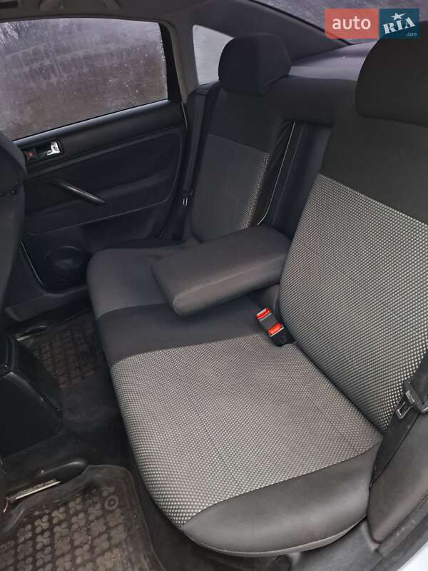 Седан Volkswagen Passat 2000 в Семеновке фото 7 Седан Volkswagen Passat 2000 в Семеновке