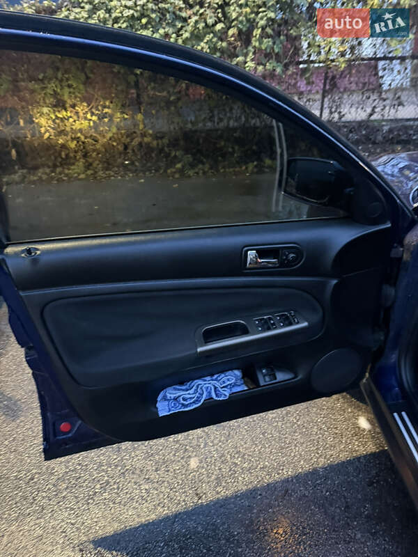 Седан Volkswagen Passat 2002 в Чернігові