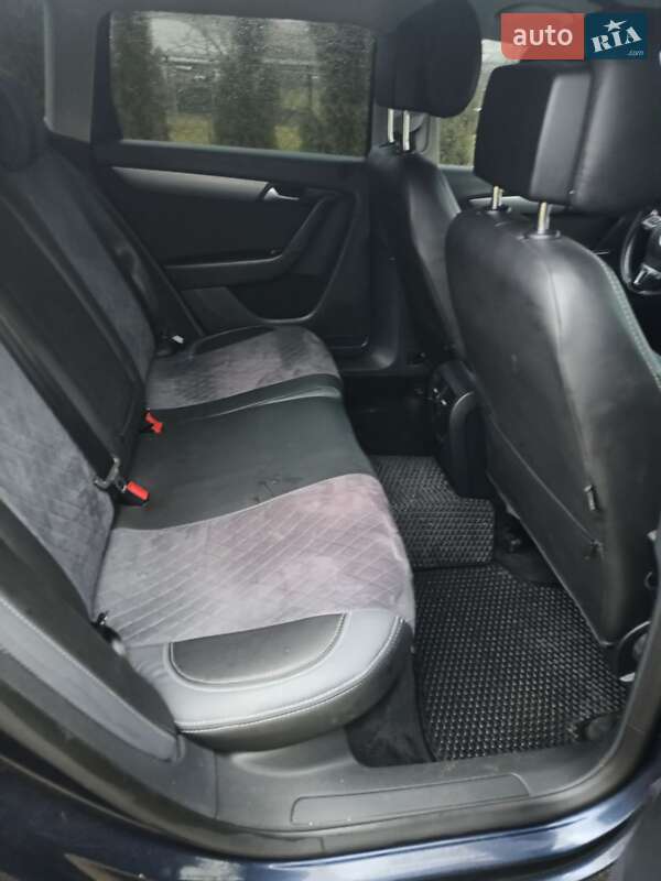 Универсал Volkswagen Passat 2011 в Дрогобыче