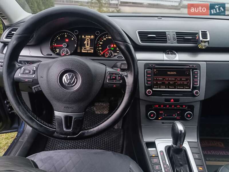 Универсал Volkswagen Passat 2011 в Дрогобыче