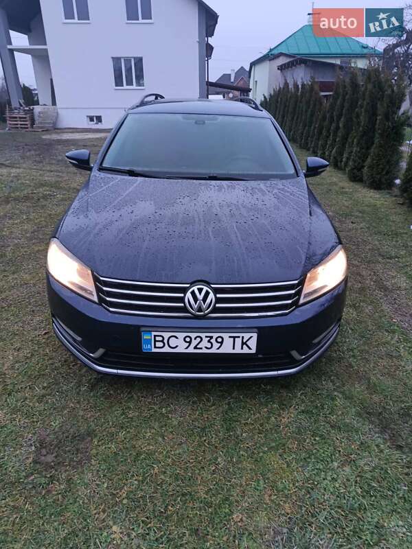 Универсал Volkswagen Passat 2011 в Дрогобыче