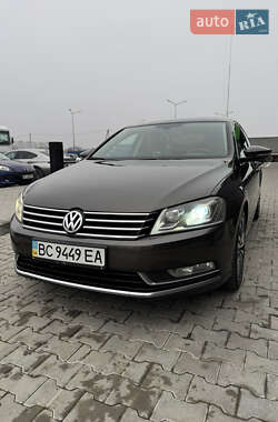Седан Volkswagen Passat 2013 в Стрию