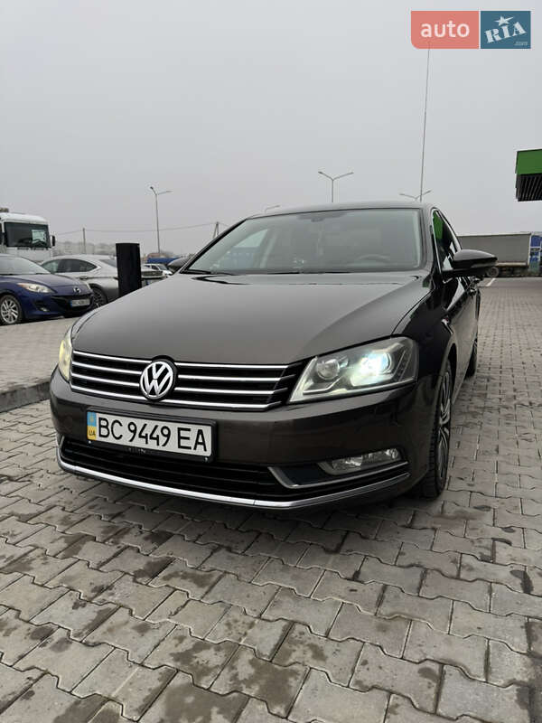 Седан Volkswagen Passat 2013 в Стрые