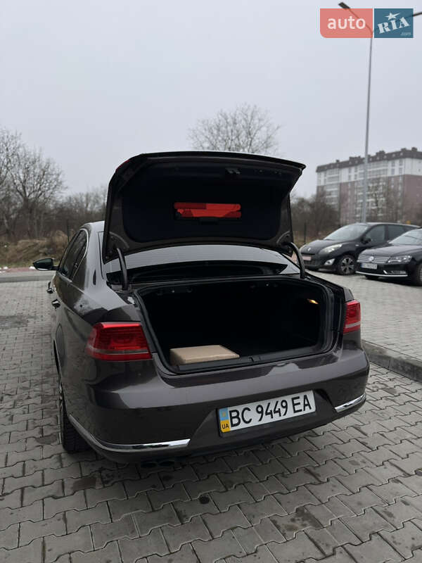 Седан Volkswagen Passat 2013 в Стрые