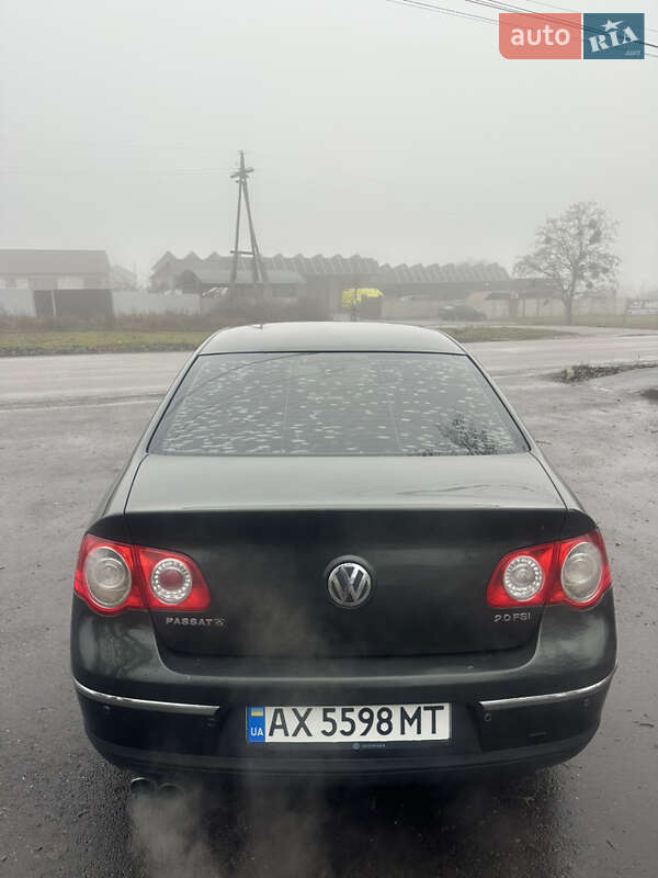 Седан Volkswagen Passat 2006 в Новой Водолаге