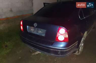 Седан Volkswagen Passat 2004 в Мукачевому