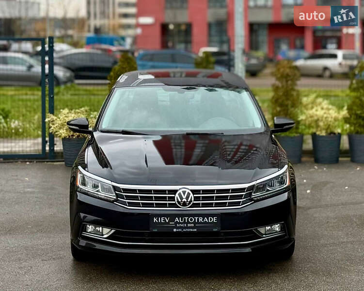 Седан Volkswagen Passat 2018 в Киеве