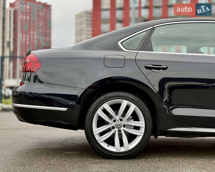 Седан Volkswagen Passat 2018 в Киеве