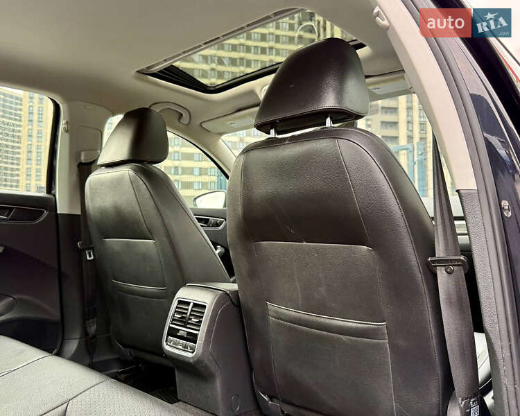 Седан Volkswagen Passat 2018 в Киеве