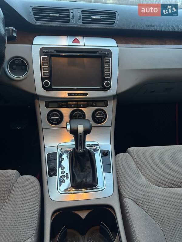 Седан Volkswagen Passat 2010 в Стрые