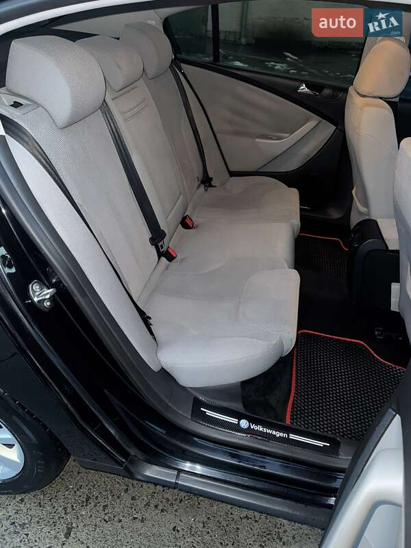 Седан Volkswagen Passat 2010 в Стрые